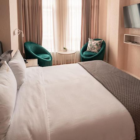 Hotel Well Inn Tiflis Dış mekan fotoğraf