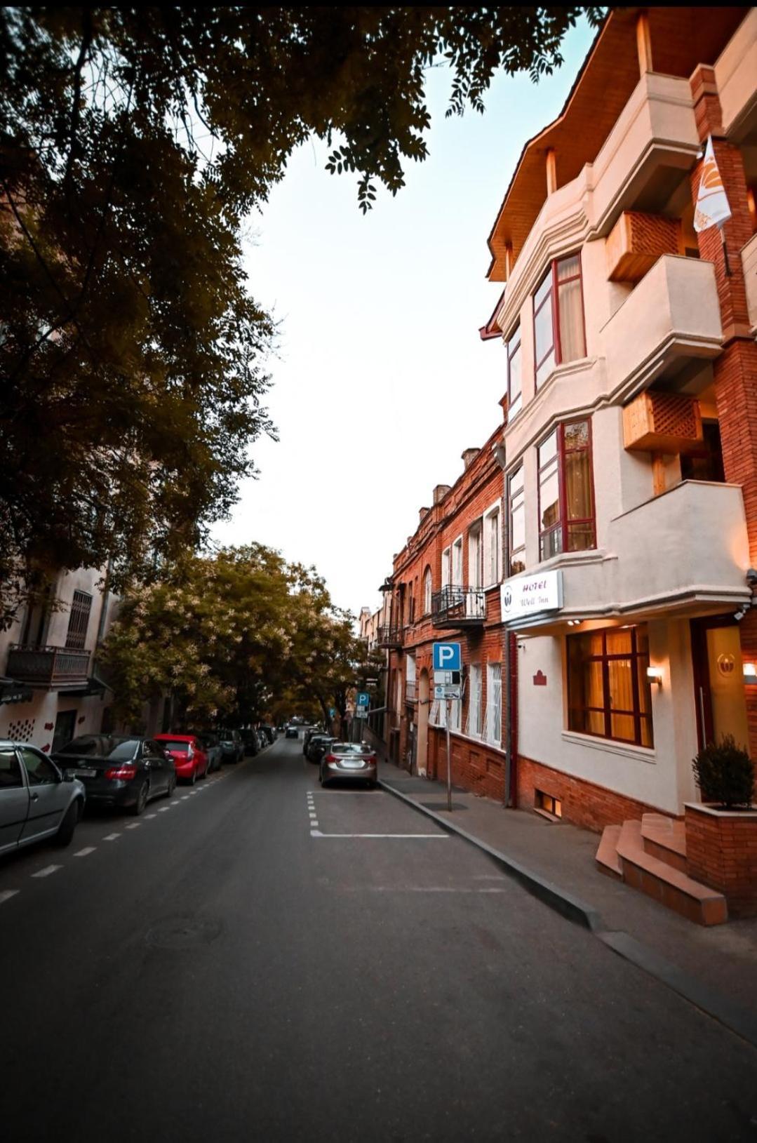 Hotel Well Inn Tiflis Dış mekan fotoğraf