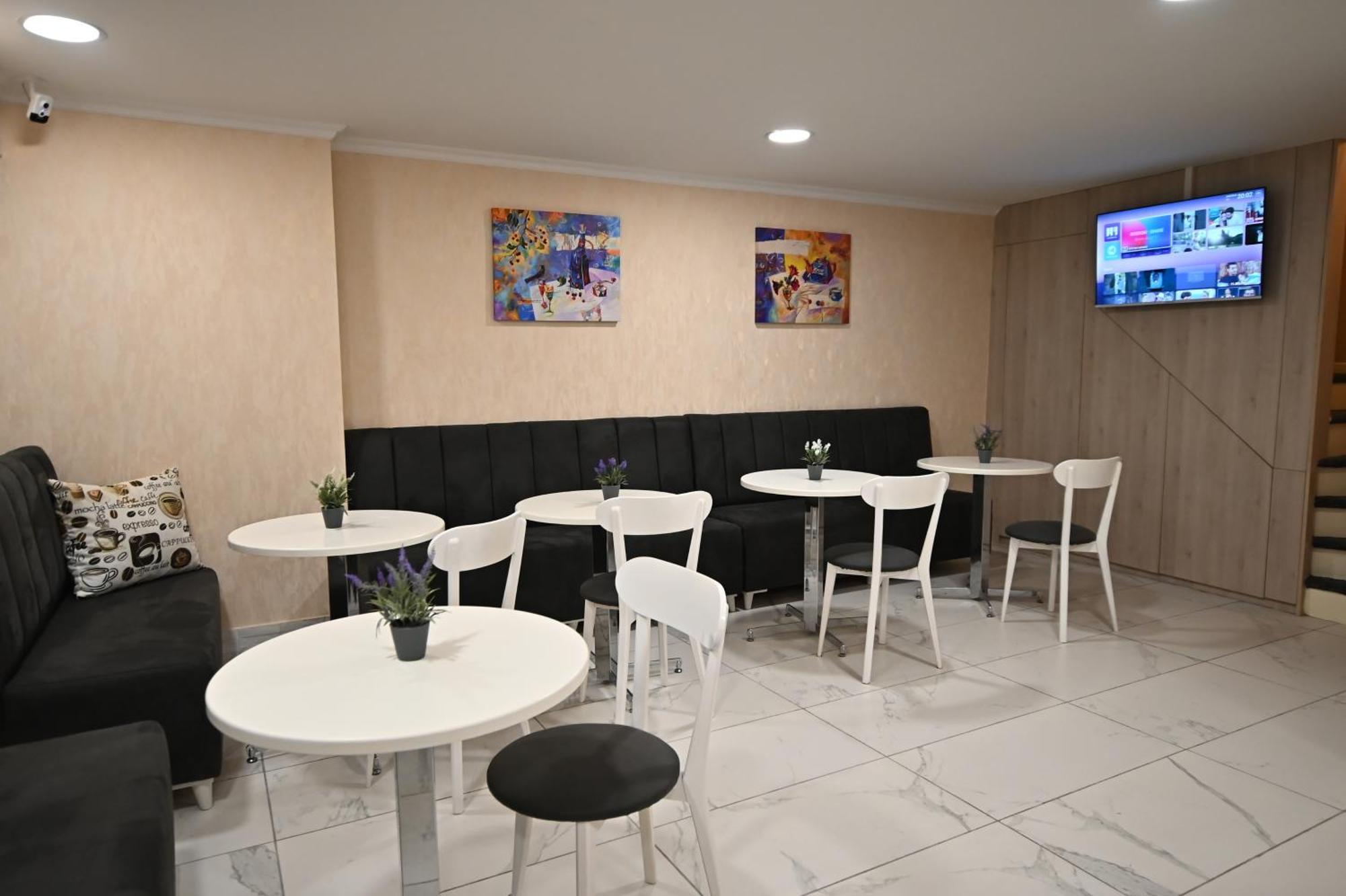 Hotel Well Inn Tiflis Dış mekan fotoğraf