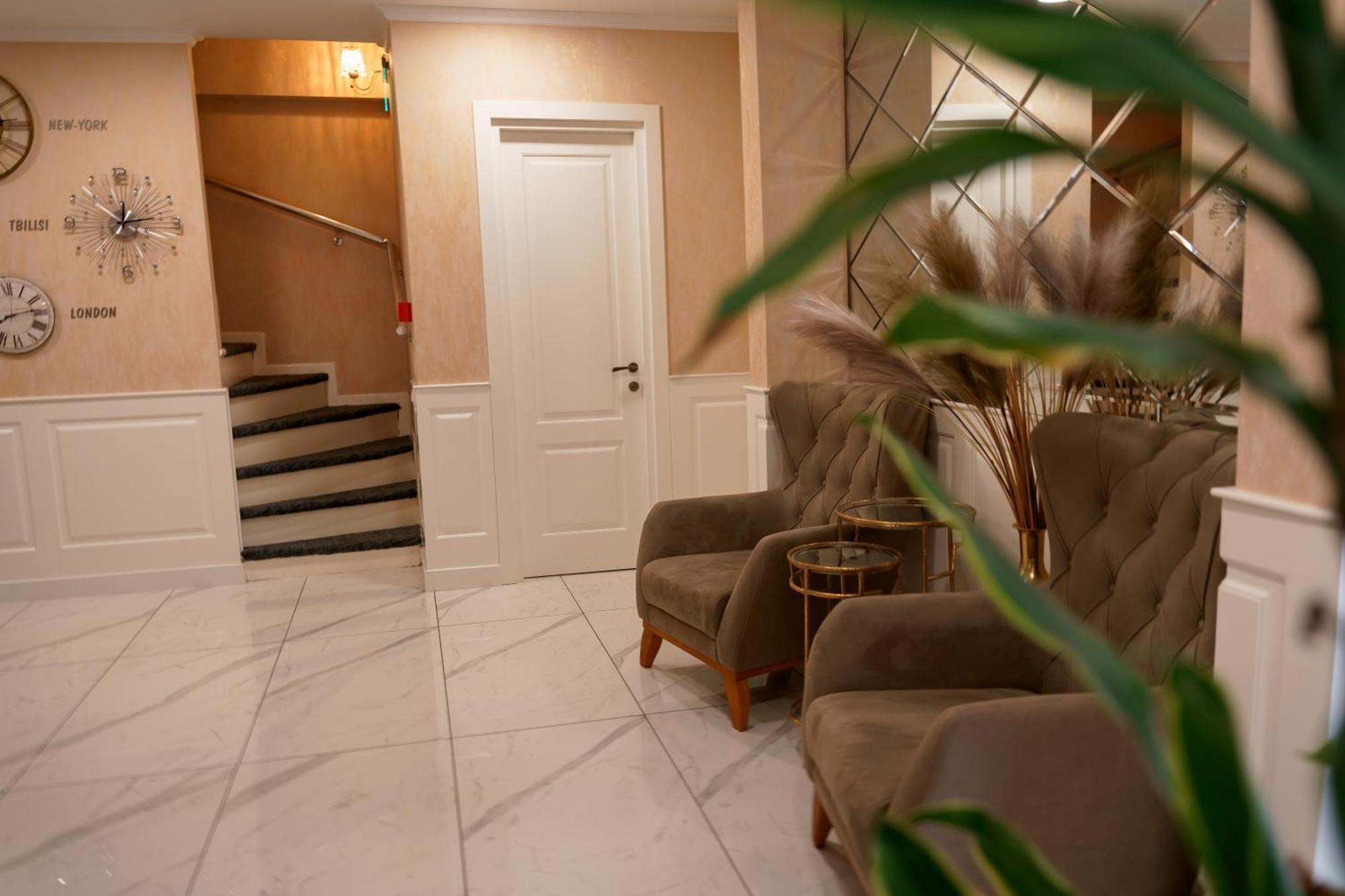 Hotel Well Inn Tiflis Dış mekan fotoğraf