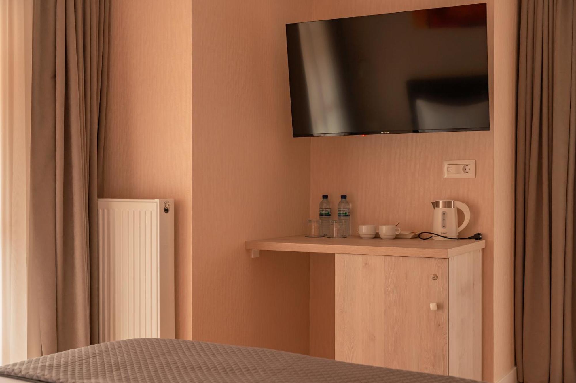 Hotel Well Inn Tiflis Dış mekan fotoğraf