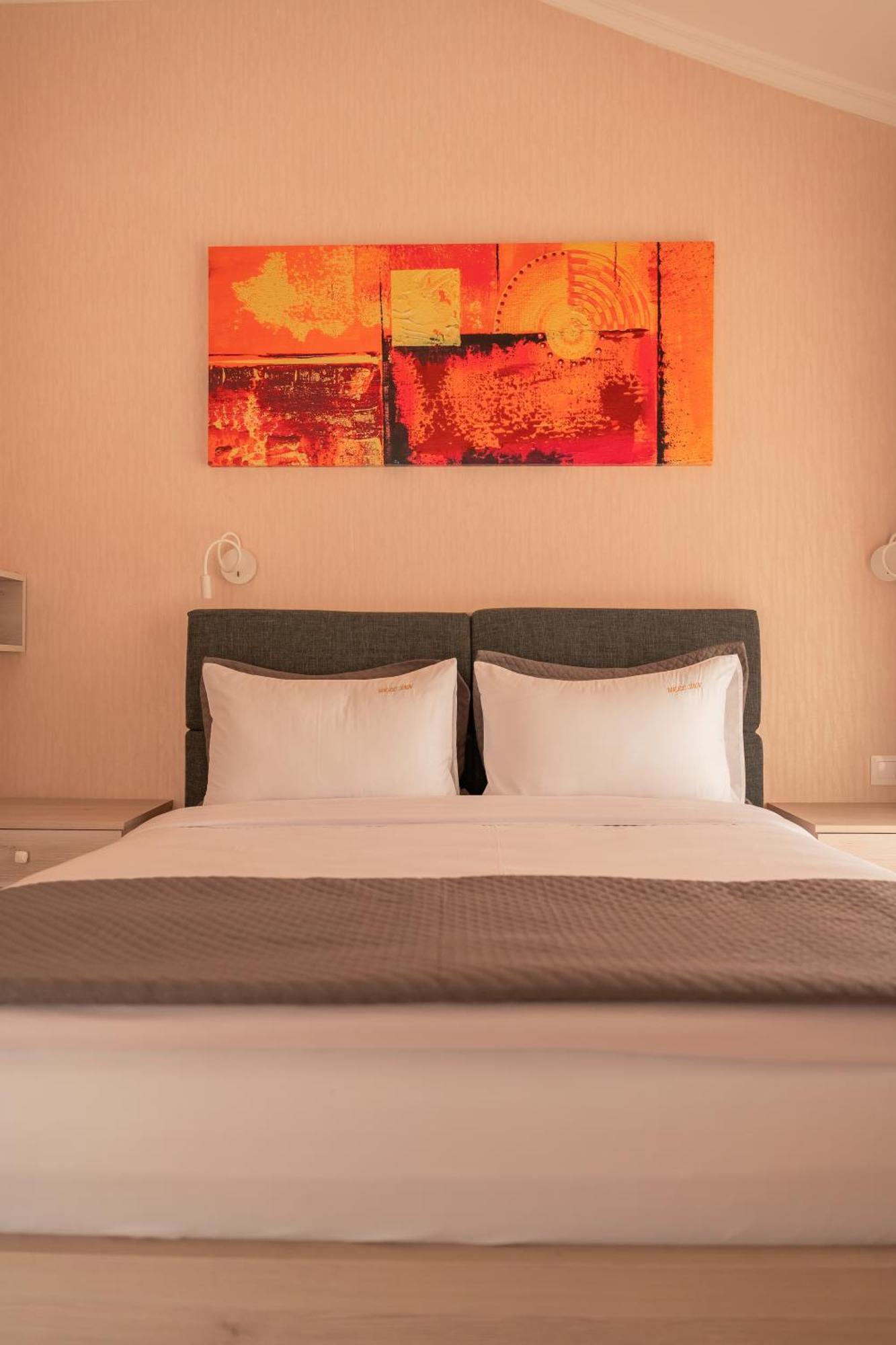 Hotel Well Inn Tiflis Dış mekan fotoğraf