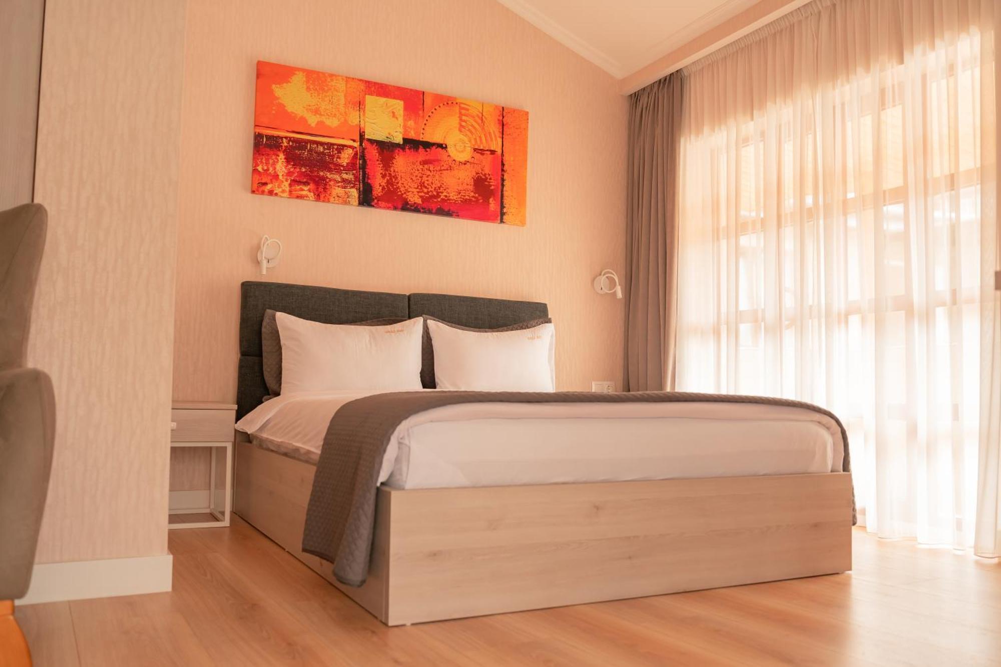 Hotel Well Inn Tiflis Dış mekan fotoğraf