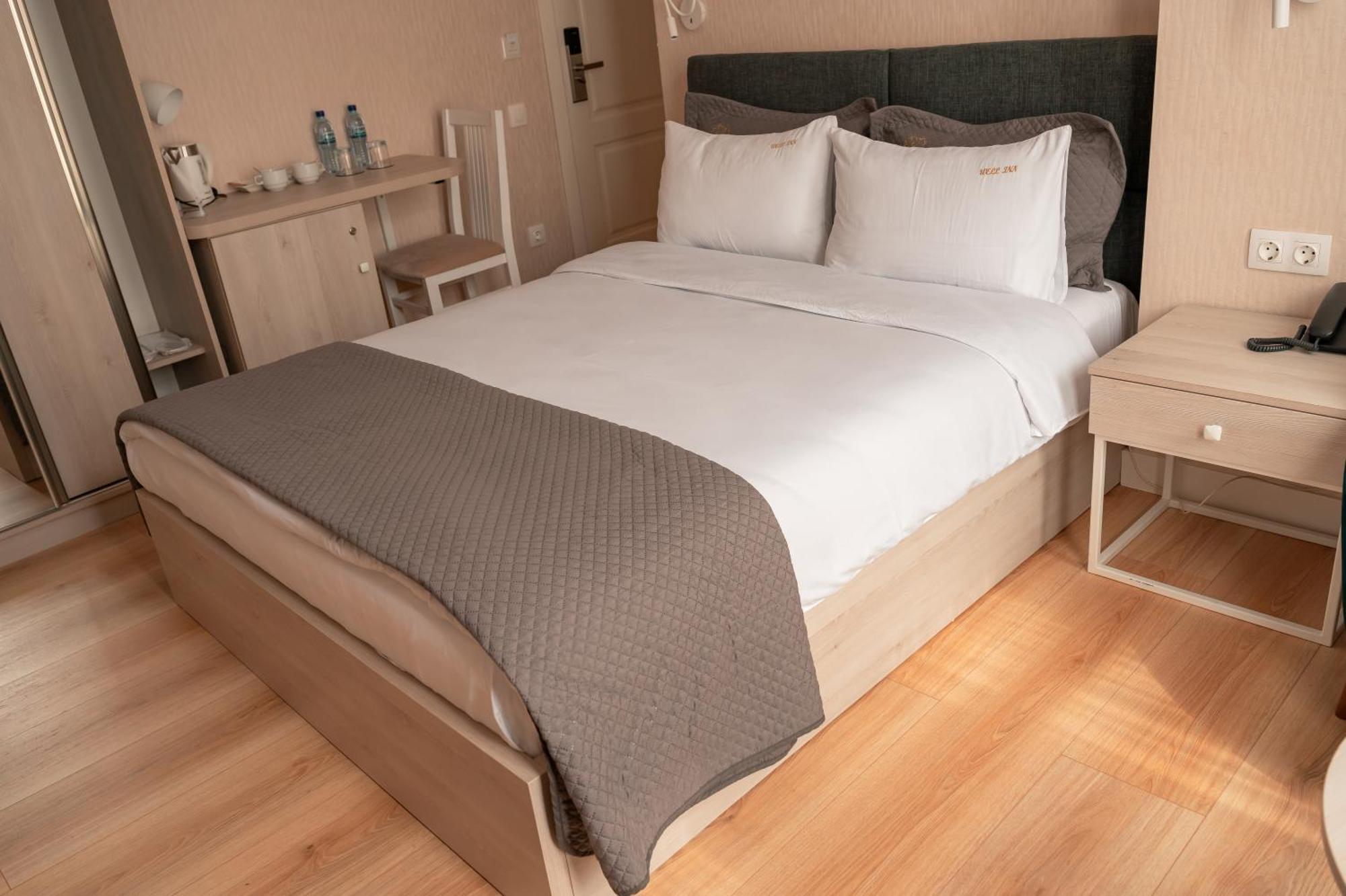Hotel Well Inn Tiflis Dış mekan fotoğraf