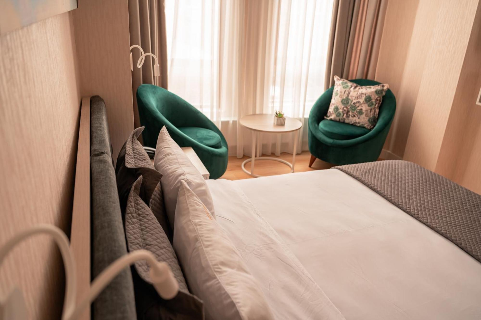 Hotel Well Inn Tiflis Dış mekan fotoğraf