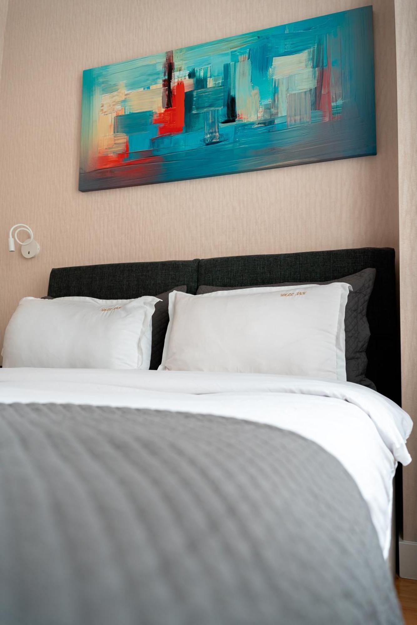 Hotel Well Inn Tiflis Dış mekan fotoğraf