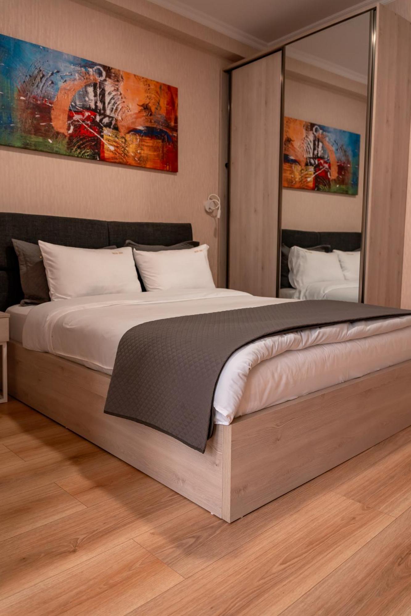 Hotel Well Inn Tiflis Dış mekan fotoğraf