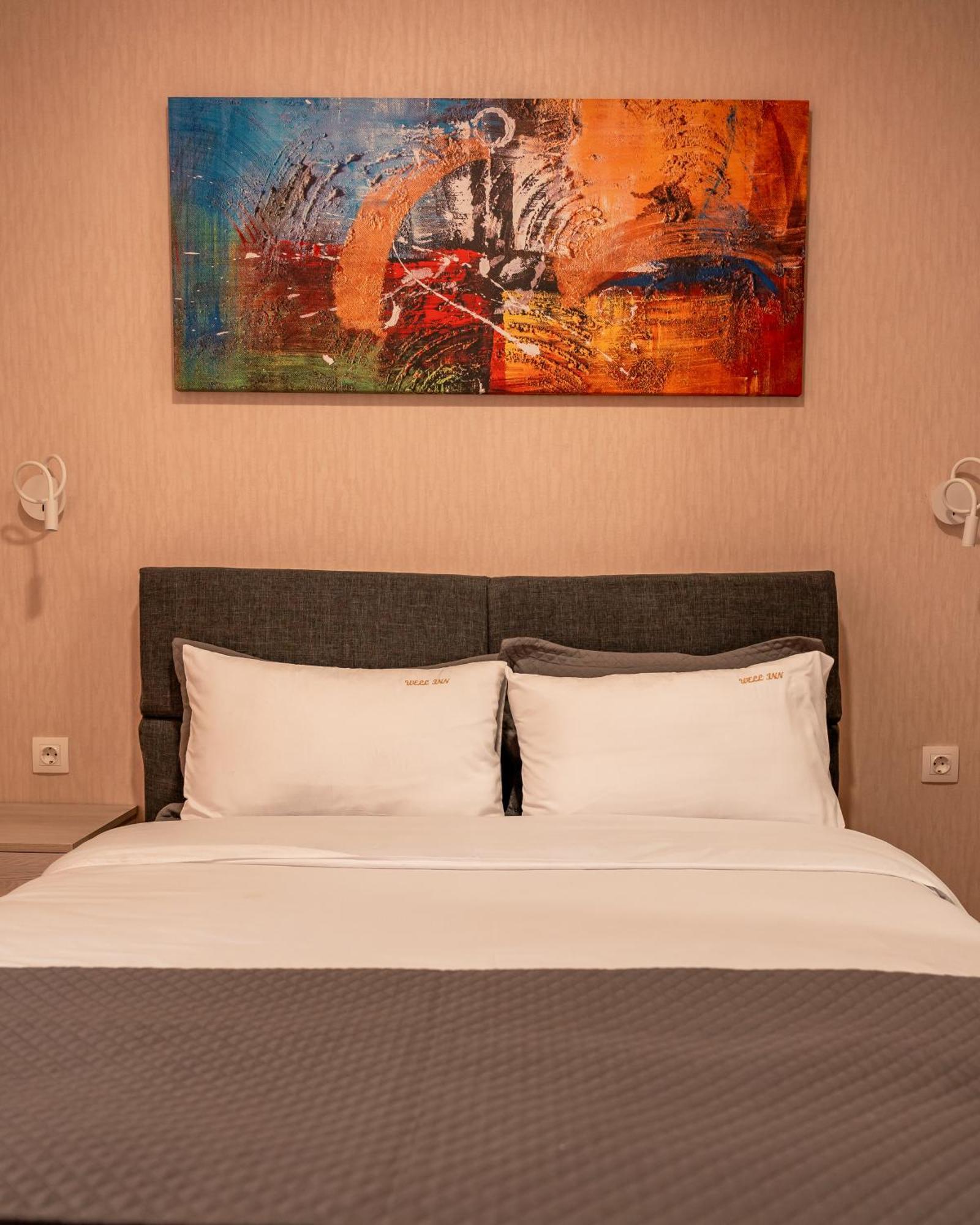 Hotel Well Inn Tiflis Dış mekan fotoğraf